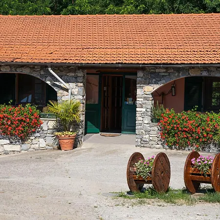 002 - La Marpea - Mucca, 12chilometri Da Lavagna E Dal Mare, Cibo Tipico E Natura